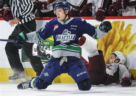 Seattle Thunderbirds beat Peterborough 4-1 to reach Memorial Cup final